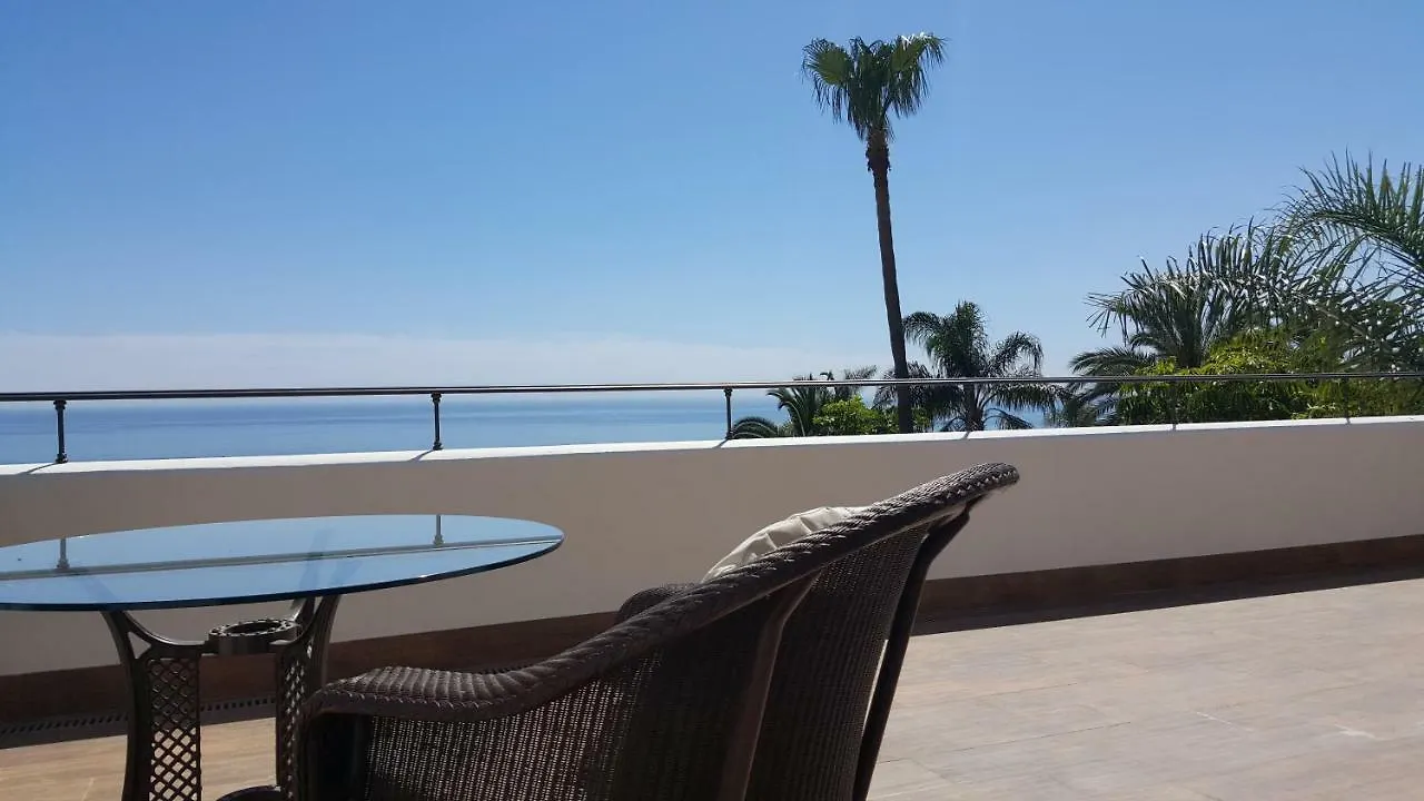 Villa La Perla Blanca Marbella