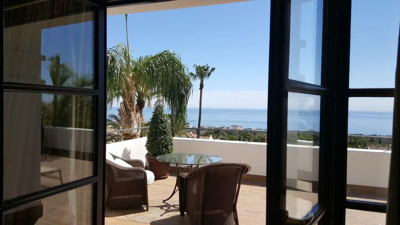 Villa La Perla Blanca Marbella