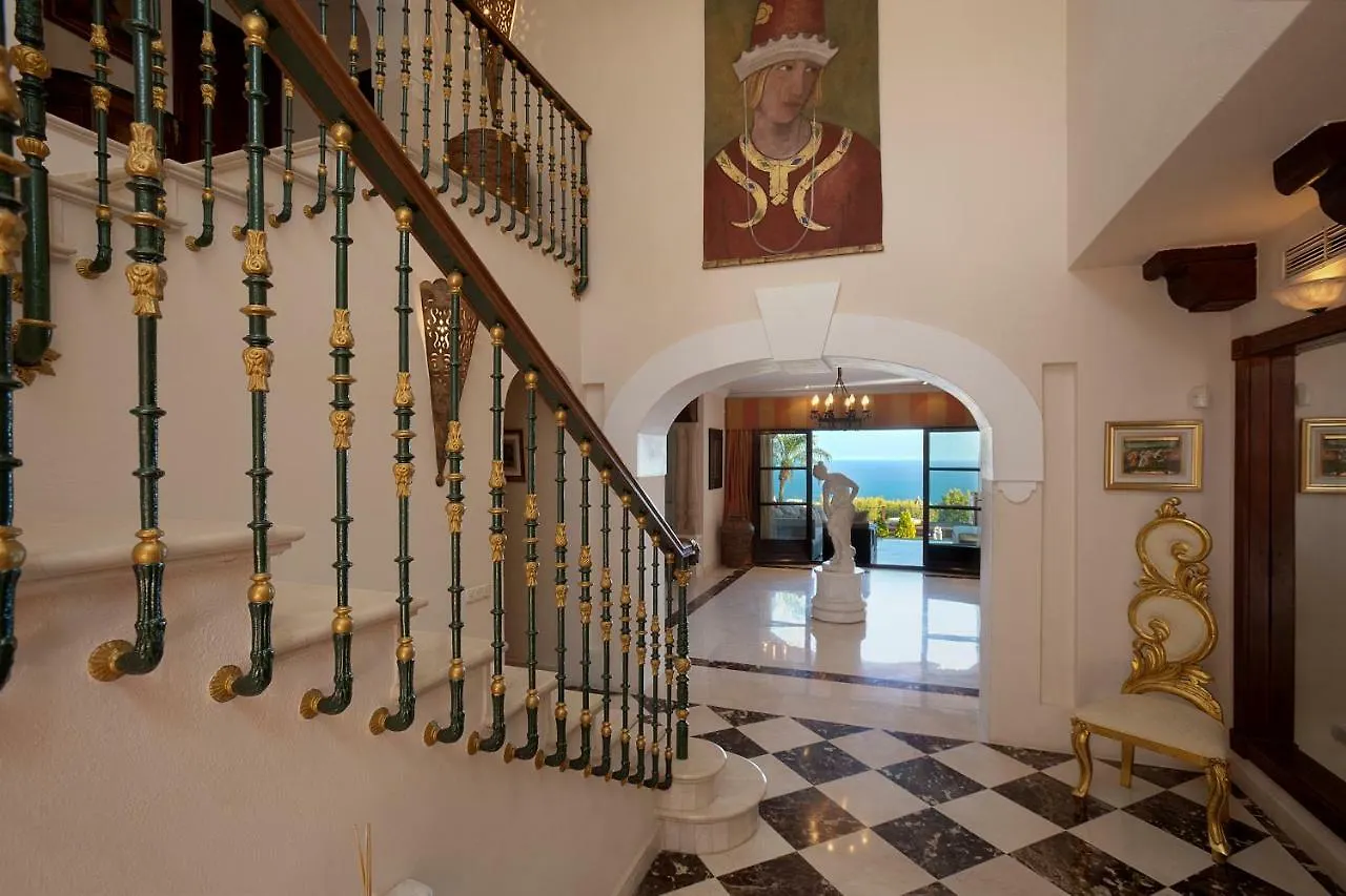 Villa La Perla Blanca Marbella
