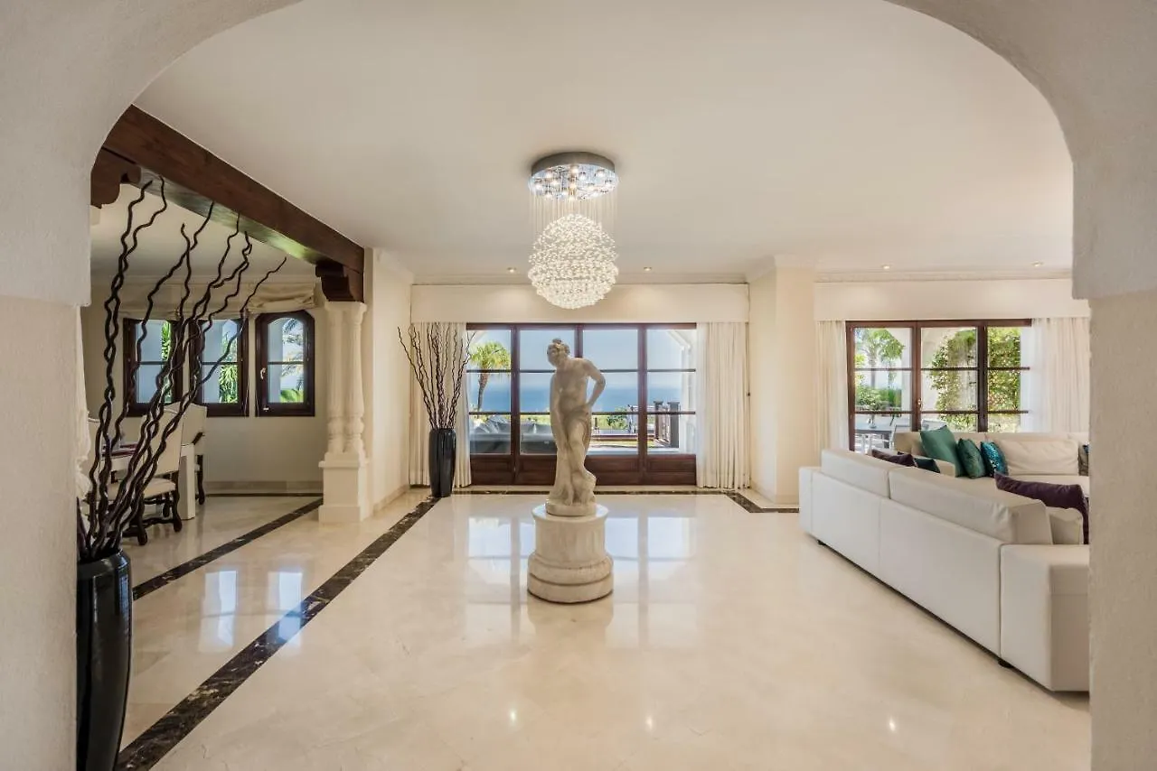 Villa La Perla Blanca Marbella