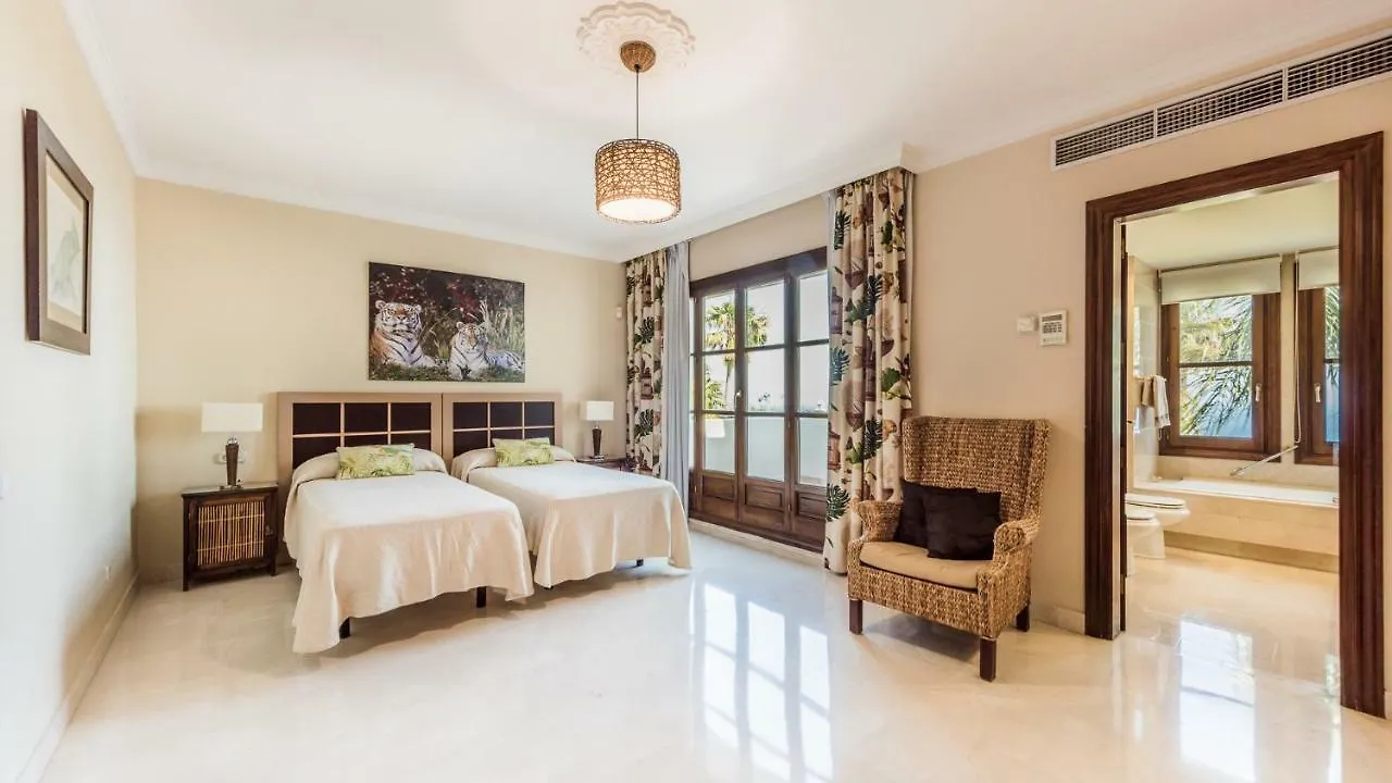 Villa La Perla Blanca Marbella