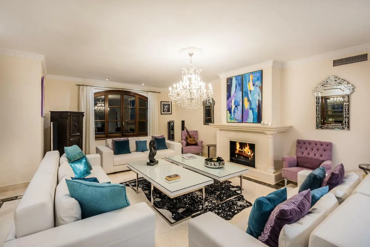 Villa La Perla Blanca Marbella